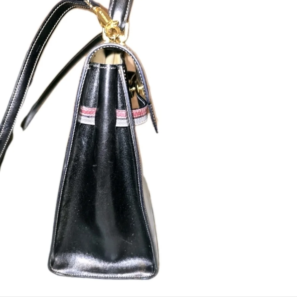 A. Textoni Black Leather Handbag With Lock